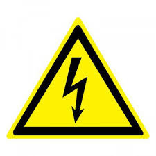 W08 Опасность поражения электрическим током (Пластик 200 х 200)
